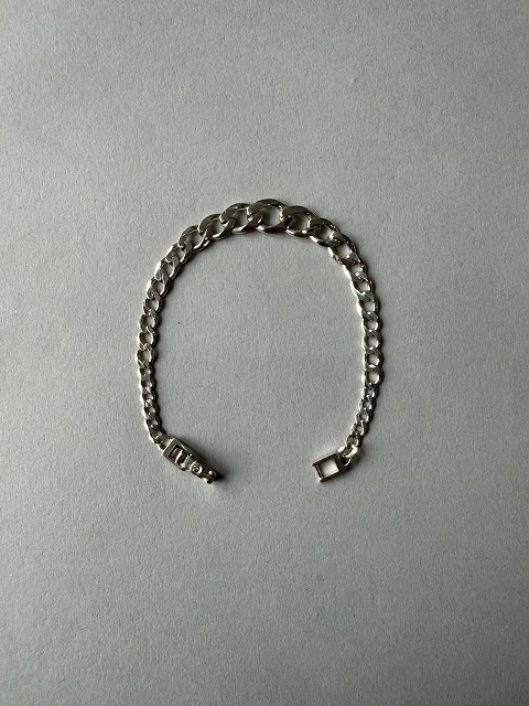 23AW042